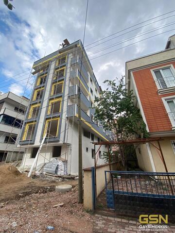 ÇAYIROVA YENİMAHALLE MERKEZİ KONUMDA 3+1 OCAK 2025  TESLİM DAİRELER
